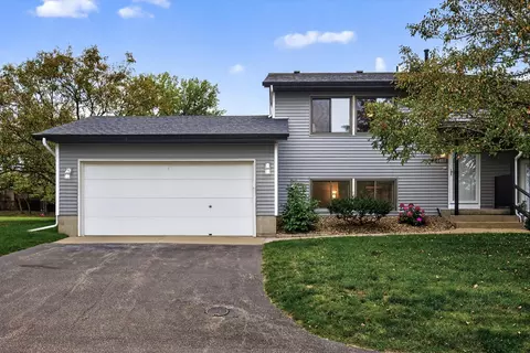 4401 Clover Ln #B, Eagan, MN 55122
