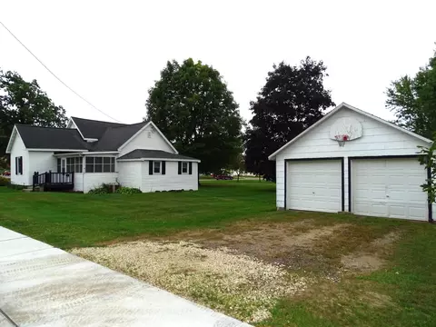 616 E Prospect St, Durand, WI 54736