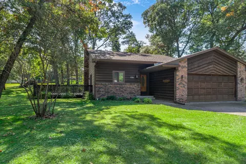 2540 E Rum River Dr S, Cambridge, MN 55008