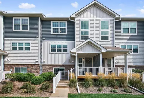 7546 Woods Edge Blvd, Lino Lakes, MN 55014