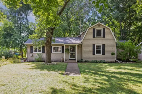 4877 Nottingham Pl, Shoreview, MN 55126