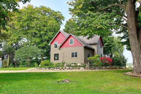 9365 100th St E, Northfield, MN 55057