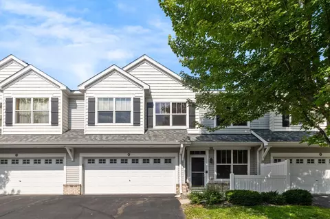 1608 Legacy Pkwy E #6, Maplewood, MN 55109