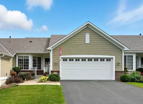 671 Regent Ln, Waconia, MN 55387