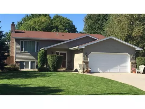 5699 Fawn Ln, Shoreview, MN 55126