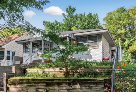 2913 N Bryant Ave N, Minneapolis, MN 55411