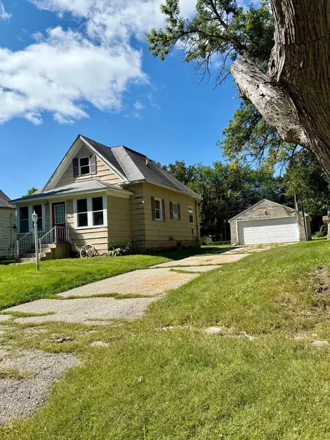 215 N Bruce St, Ivanhoe, MN 56142 photo 2