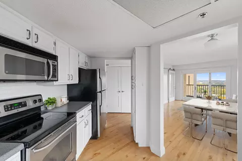 20 2nd St NE #P1802, Minneapolis, MN 55413