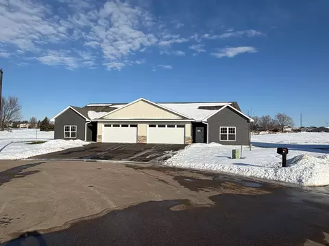 1202 Poppy Ct, New Richmond, WI 54017