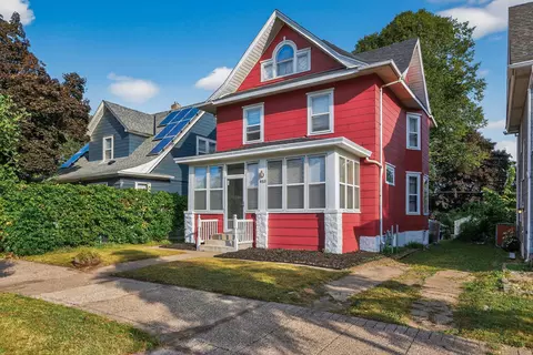 853 Iglehart Ave, Saint Paul, MN 55104