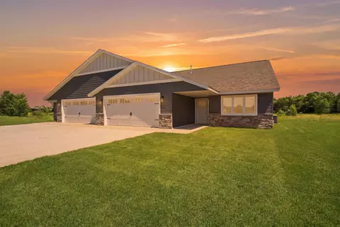 383 Old Glory Dr NE, Alexandria, MN 56308