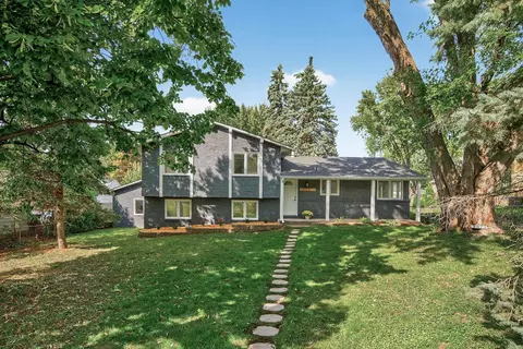 2573 S Avenue Ave E, North Saint Paul, MN 55109