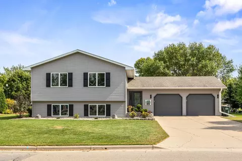 1225 Sherwood St SE, Hutchinson, MN 55350