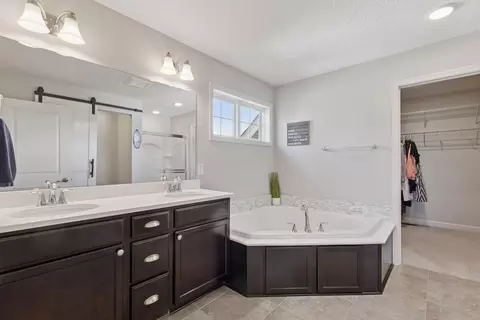 Bath - 19316 Bridle Path, Corcoran, MN 55340 photo 2 of 5
