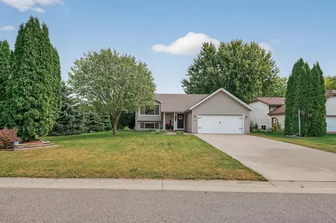 2181 Helena Rd N, Oakdale, MN 55128