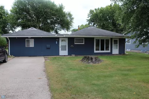 814 4th St N, Wahpeton, ND 58075