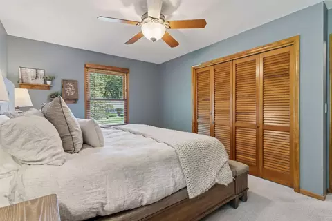 Bedroom - 9917 Brookside Cir, Bloomington, MN 55431 photo 2 of 6