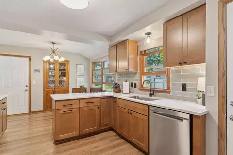 Kitchen - 9917 Brookside Cir, Bloomington, MN 55431 photo 3 of 3