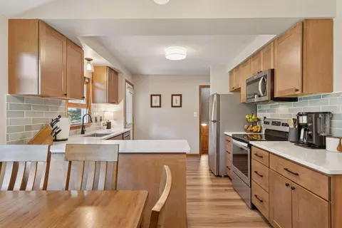 Kitchen - 9917 Brookside Cir, Bloomington, MN 55431 photo 1 of 3