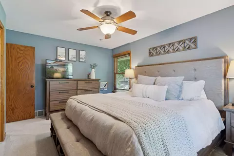 Bedroom - 9917 Brookside Cir, Bloomington, MN 55431 photo 3 of 6