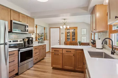 Kitchen - 9917 Brookside Cir, Bloomington, MN 55431 photo 2 of 3