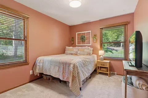 Bedroom - 9917 Brookside Cir, Bloomington, MN 55431 photo 5 of 6