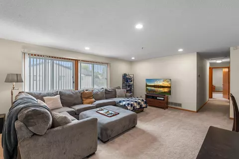 3175 Manitou Dr #8, White Bear Lake, MN 55110