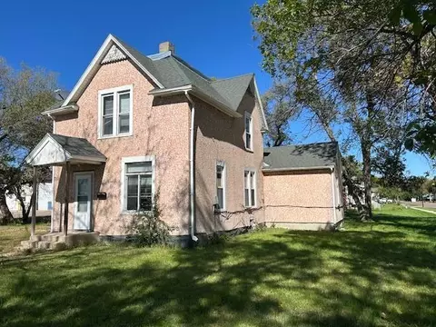 700 W Main St, Marshall, MN 56258