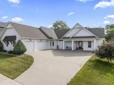 1522 Century Valley Rd NE, Rochester, MN 55906
