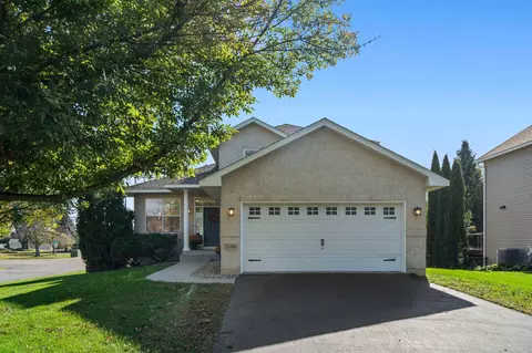 21316 Idaho Ave, Lakeville, MN 55044