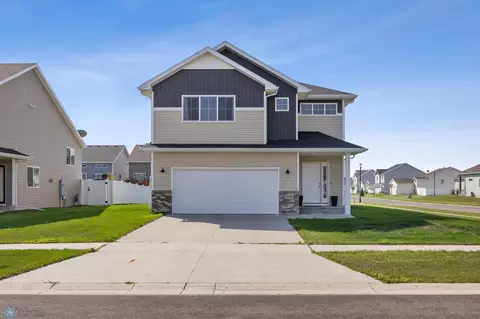 5894 58th Ave S, Fargo, ND 58104
