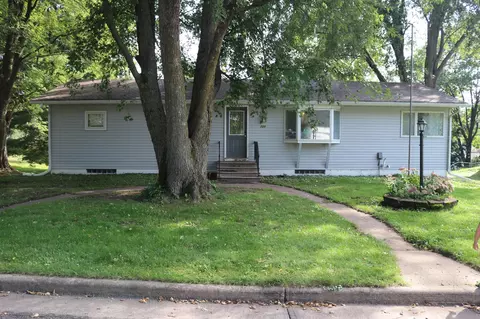 720 Larcom St, Hammond, WI 54015