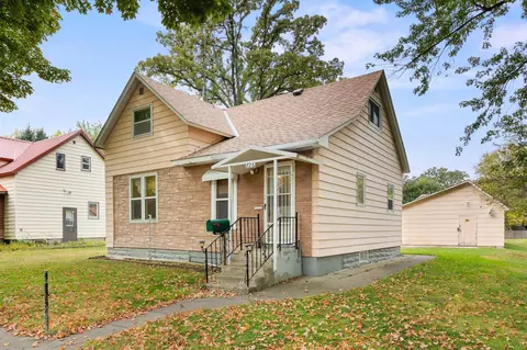 726 Ivy Ln SE, Hutchinson, MN 55350