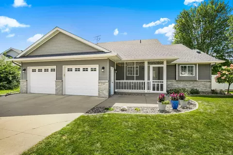 230 Country Ct, Sartell, MN 56377