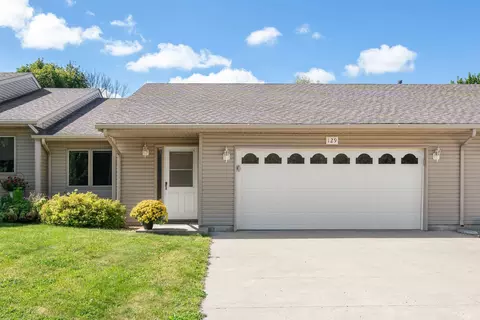 129 Meadow Ln, Janesville, MN 56048