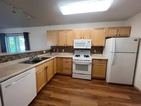 Kitchen - 902 9th St SW, Perham, MN 56573 photo 2 of 4