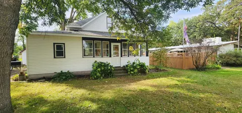 1209 1st St, Princeton, MN 55371