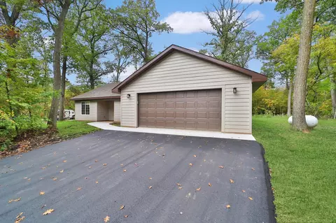 40161 Paradise Dr, Browerville, MN 56438