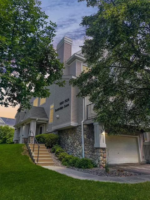 7620 Parkridge Ln, Savage, MN 55378