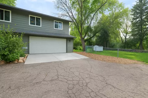 484 104th Ln NW, Coon Rapids, MN 55448