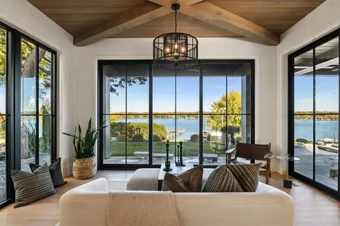 254 Lake St, Excelsior, MN 55331