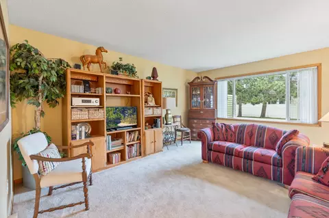 2306 Hillcrest Dr, Brainerd, MN 56401