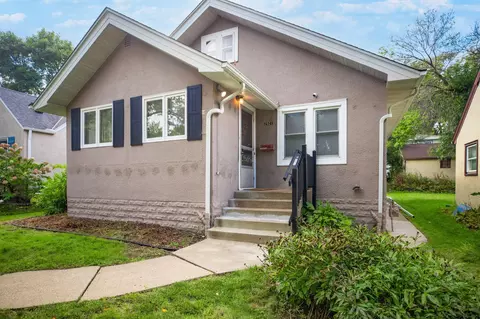 2921 Zenith Ave N, Robbinsdale, MN 55422