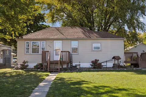 209 W 2nd St, Waconia, MN 55387