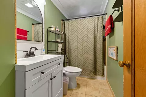 Bath - 1611 Mary St, Brainerd, MN 56401 photo 1 of 2