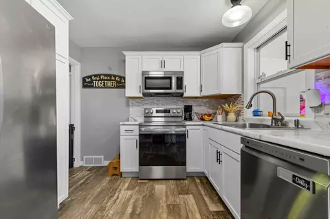 Kitchen - 1611 Mary St, Brainerd, MN 56401 photo 1 of 5