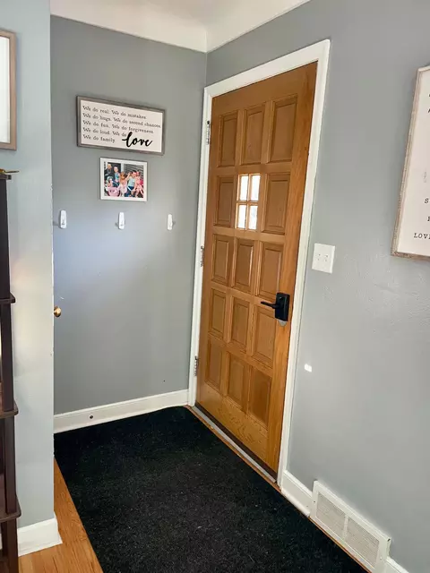 Entry Way - 1611 Mary St, Brainerd, MN 56401 photo 1 of 5