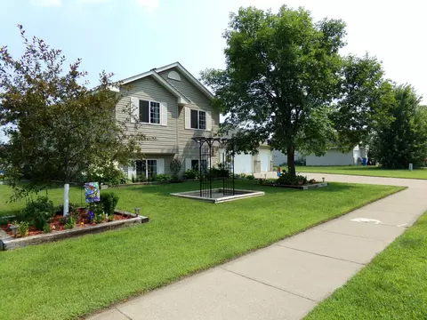 37851 Gerald Ave, North Branch, MN 55056