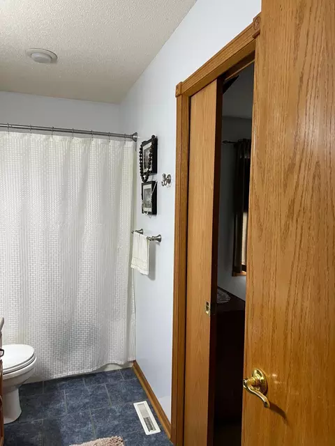 Bath - 709 Mlinar Ave, Spring Valley, MN 55975 photo 3 of 3