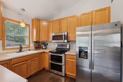 Kitchen - 28968 Danel Ave, Randolph, MN 55065 photo 2 of 3